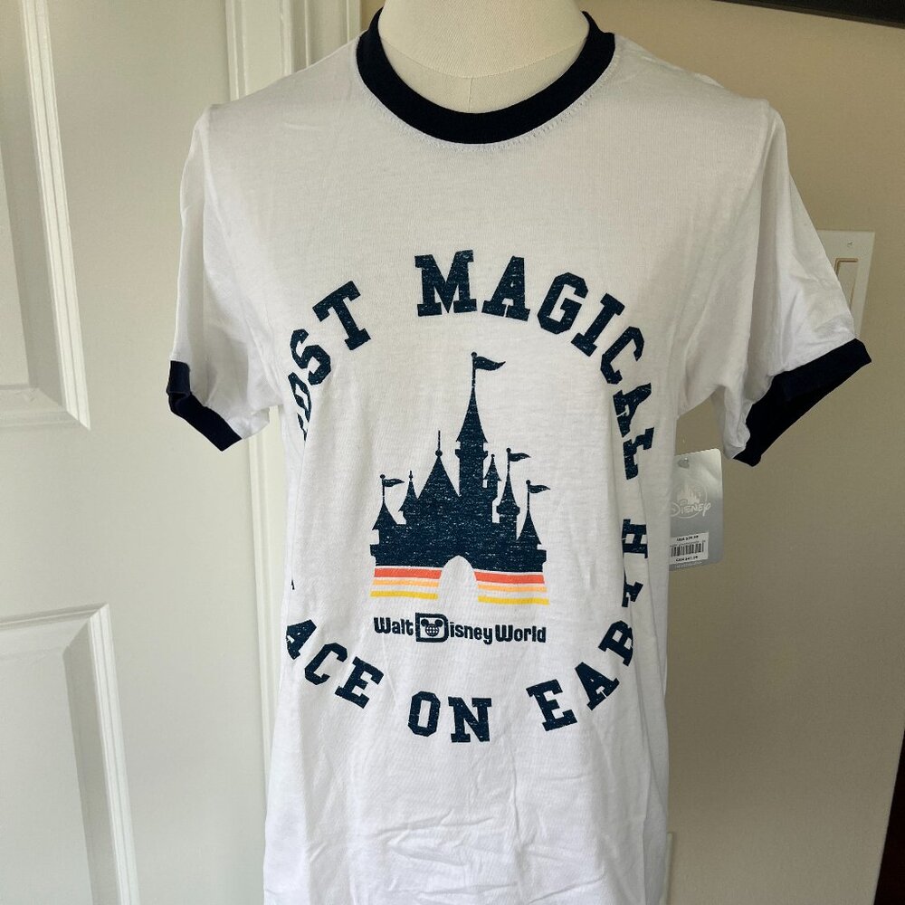Disney Magic Kingdom vintage 70's style shirt, size unisex small. NWT, excellent